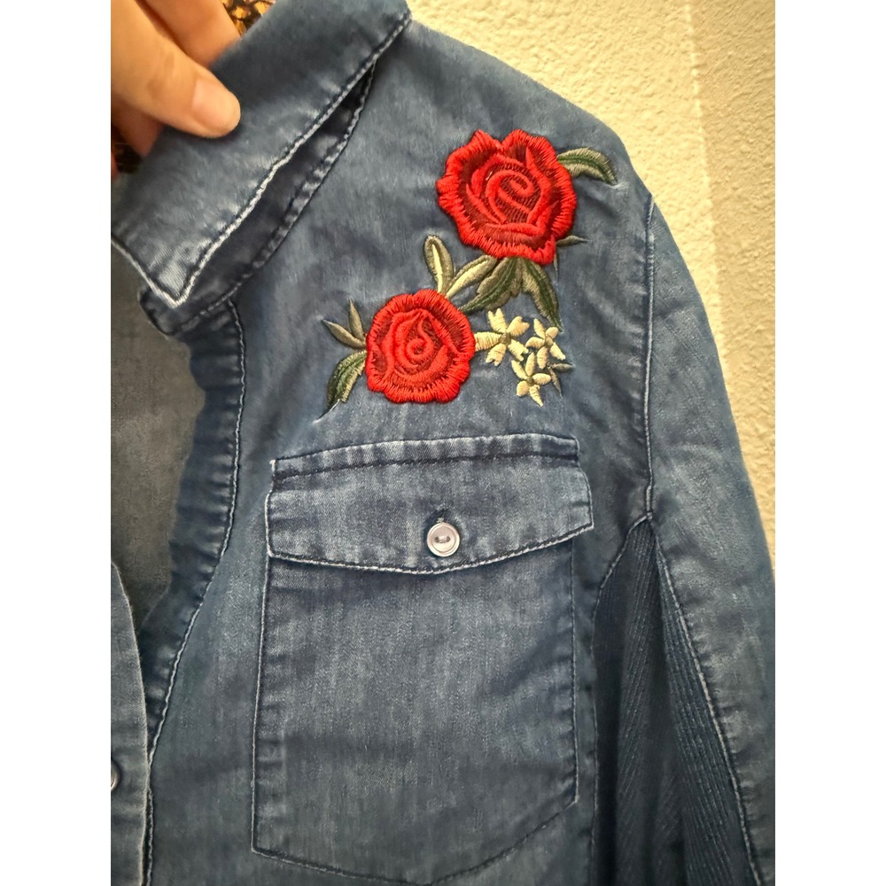 Cavalini Denim Collection Rose Embroidered Button Down Shirt Blue Large CTP99M - Picture 3 of 8